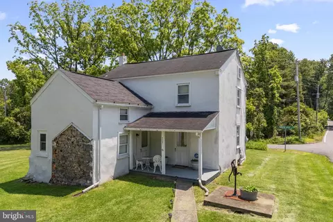 2397 Hill Rd, Perkiomenville, PA 18074