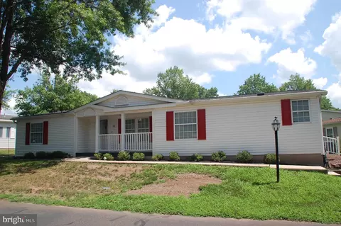 425 Westbury Dr, Souderton, PA 18964