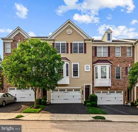 310 Ebony Ct, Ambler, PA 19002