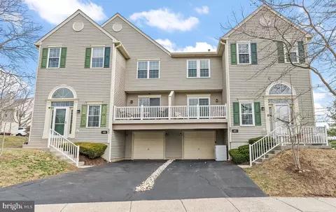 491 Stoneglen St, Collegeville, PA 19426