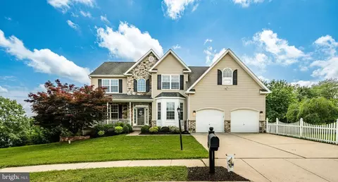 15 Boraten Cir, Royersford, PA 19468