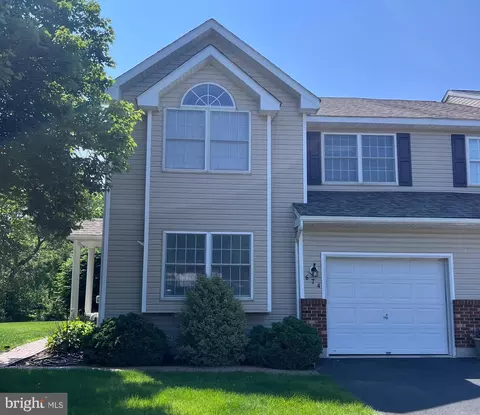 674 Honeysuckle Way, Pennsburg, PA 18073