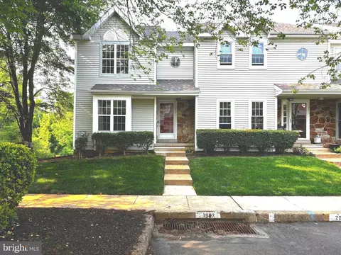 2000 Red Maple Grv, Ambler, PA 19002
