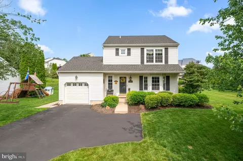 106 Preston Dr, North Wales, PA 19454