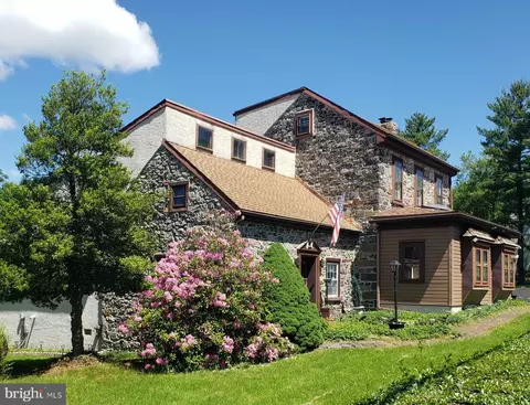 1445 Farmington Ave, Pottstown, PA 19464