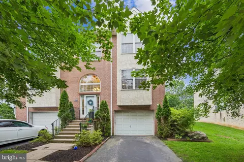 1963 West Ave, Conshohocken, PA 19428