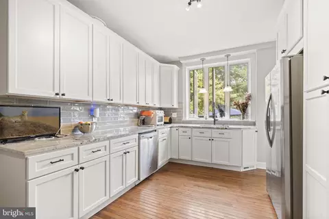 Kitchen - 33 Waverly Rd, Wyncote, PA 19095 photo 1 of 3