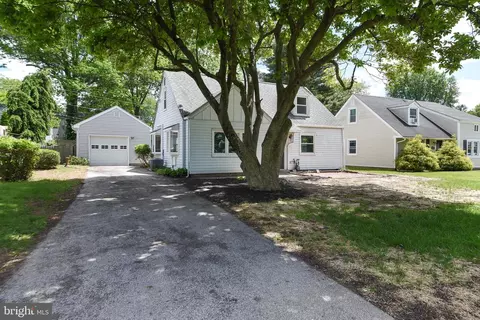 106 N Warminster Rd, Hatboro, PA 19040