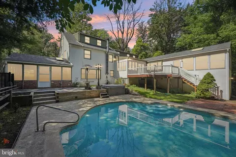 417 Toland Dr, Fort Washington, PA 19034