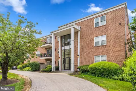 222 E Montgomery Ave #103, Ardmore, PA 19003