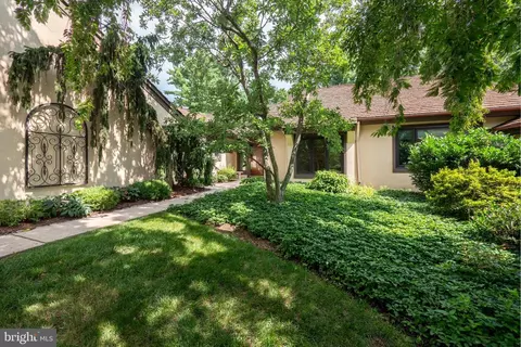 15 Pastern Ln, Blue Bell, PA 19422