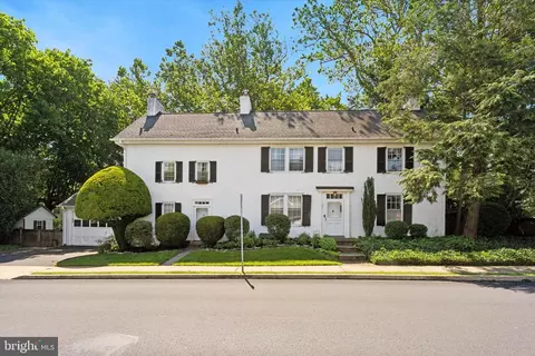 301 E Moreland Rd, Willow Grove, PA 19090