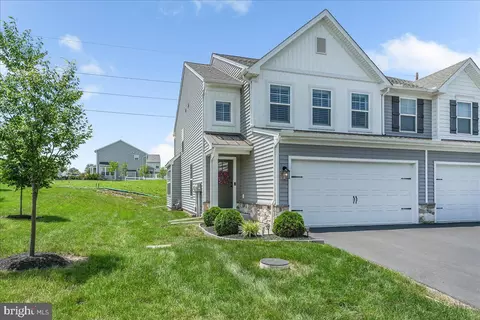300 Hayward Ct, Pottstown, PA 19464
