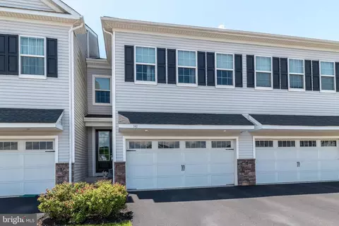 141 Golden Vale Dr, Royersford, PA 19468