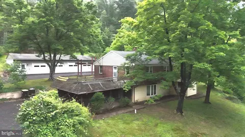 890 Eichele Rd, Perkiomenville, PA 18074