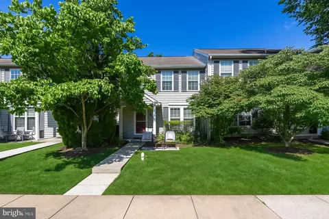 91 Village Dr, Schwenksville, PA 19473