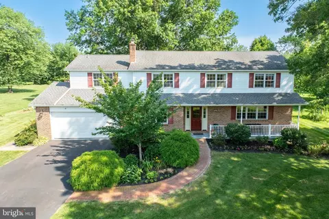 886 Laurel Ln, Harleysville, PA 19438