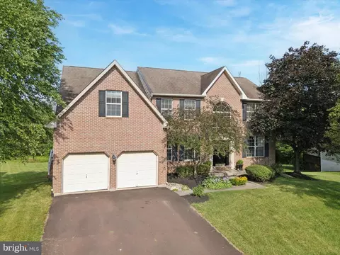 101 Jessica Cir, Schwenksville, PA 19473