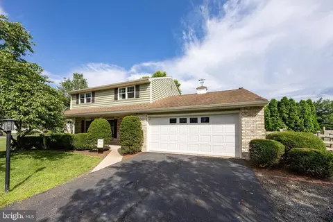 52 Onyx Ln, Gilbertsville, PA 19525