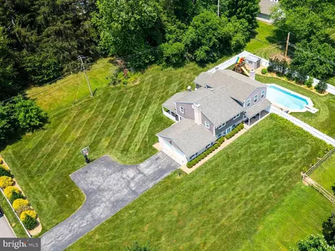 943 E Township Line Rd, Blue Bell, PA 19422