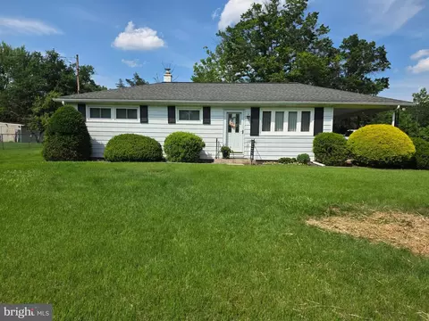 1220 Manatawny St, Pottstown, PA 19464