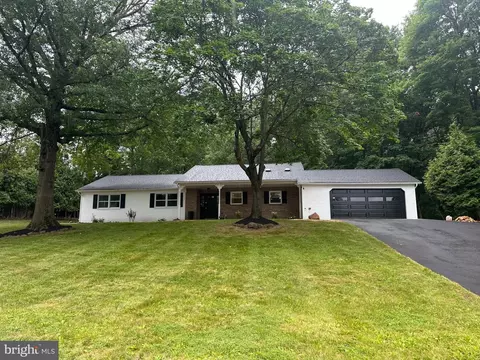 1332 Cinnamon Dr, Fort Washington, PA 19034