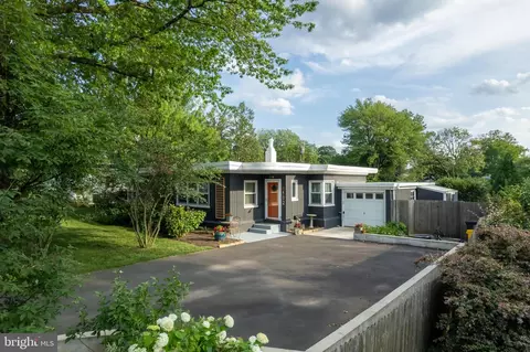 8102 Douglas Rd, Glenside, PA 19038