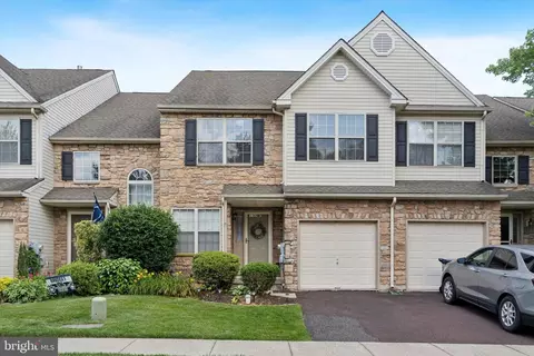 2405 Carriage Ln, Royersford, PA 19468
