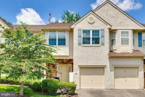 21 Viburnum Ct, Lafayette Hill, PA 19444