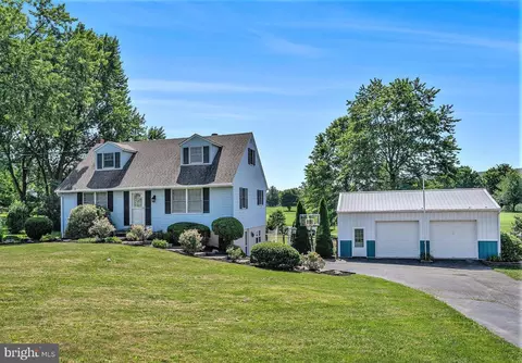 2900 New Hanover Square Rd, Gilbertsville, PA 19525