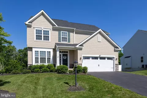 1033 Cedarbrook Ln, Pennsburg, PA 18073