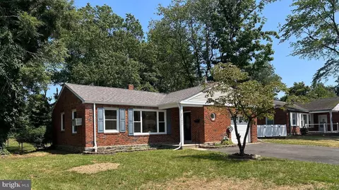 1027 Edann Rd, Oreland, PA 19075