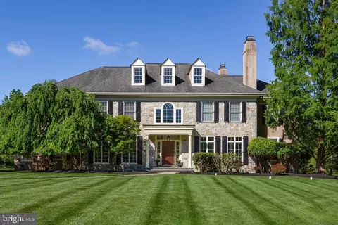 211 Twinings Ln, Wayne, PA 19087