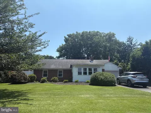 1375 Meetinghouse Rd, Jenkintown, PA 19046