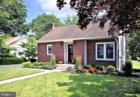 126 W School St, Hatfield, PA 19440