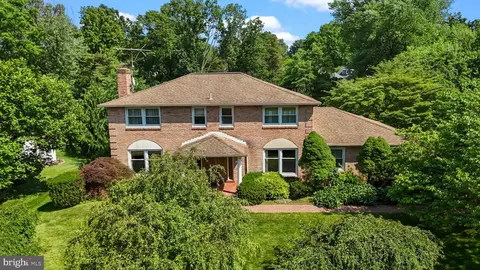 606 Overbrook Ln, Oreland, PA 19075