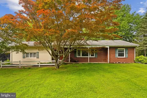 912 Sycamore Dr, Lansdale, PA 19446