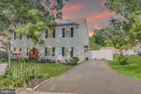 440 Indian Crest Dr, Harleysville, PA 19438
