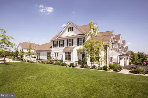 386 Joshua Tree Dr, Collegeville, PA 19426