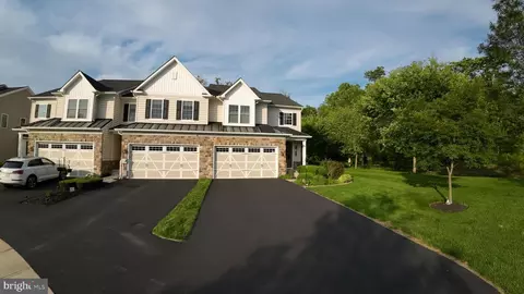 111 Brentwood Ct, Colmar, PA 18915
