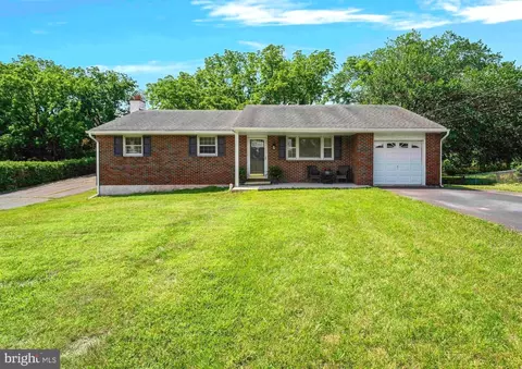 1217 Randy Dr, Pottstown, PA 19464