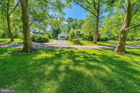 9 W Orchard Ln, Audubon, PA 19403