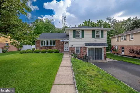 54 Boncouer Rd, Cheltenham, PA 19012