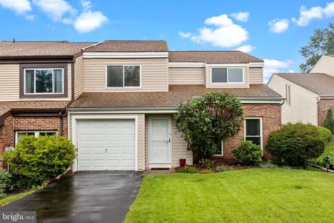 14 Log Pond Dr, Horsham, PA 19044