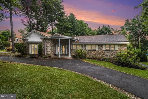 407 Rices Mill Rd, Wyncote, PA 19095