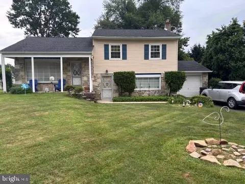 3165 Oak Rd, Huntingdon Valley, PA 19006