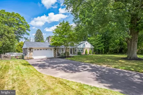 1350 King Rd, Huntingdon Valley, PA 19006