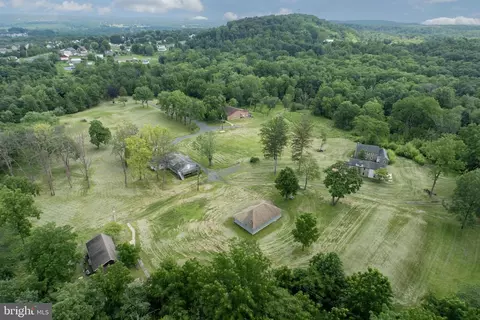 2488 Sanatoga Rd, Pottstown, PA 19464