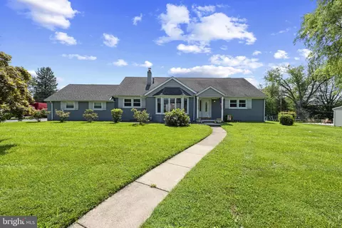 3897 Byron Rd, Huntingdon Valley, PA 19006