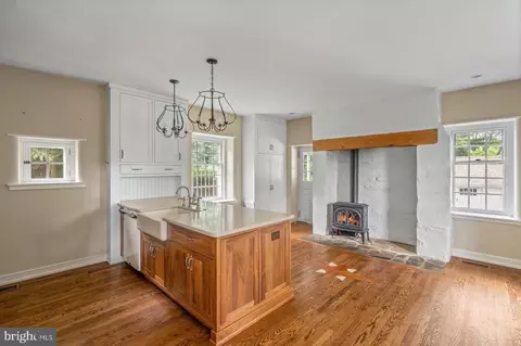 Kitchen - 1266 Gulph Creek Dr, Wayne, PA 19087 photo 2 of 3
